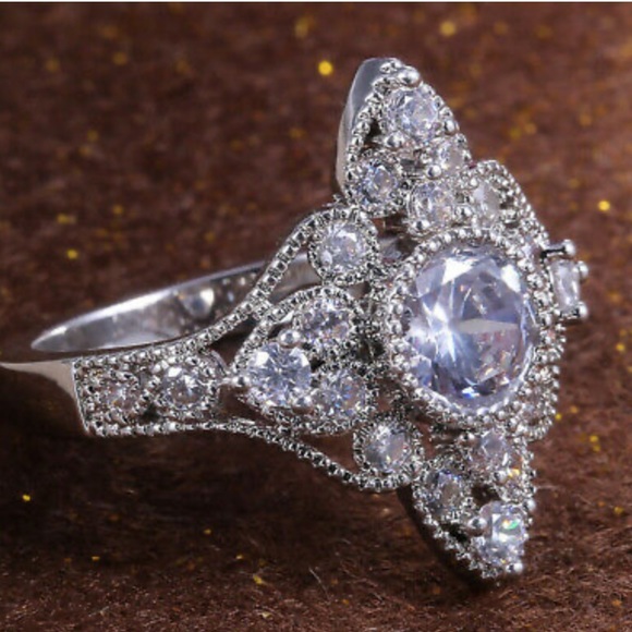 925 Sterling Silver Rings Cut White Sapphire Ring - Picture 4 of 7